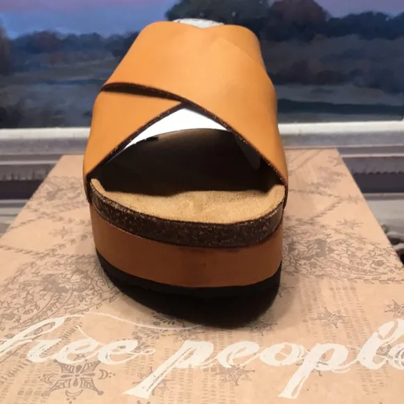 new FREE PEOPLE  Sidelines Flatform Sandals  392S0