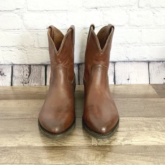 New Frye Billy ankle boots leather pull on size 10