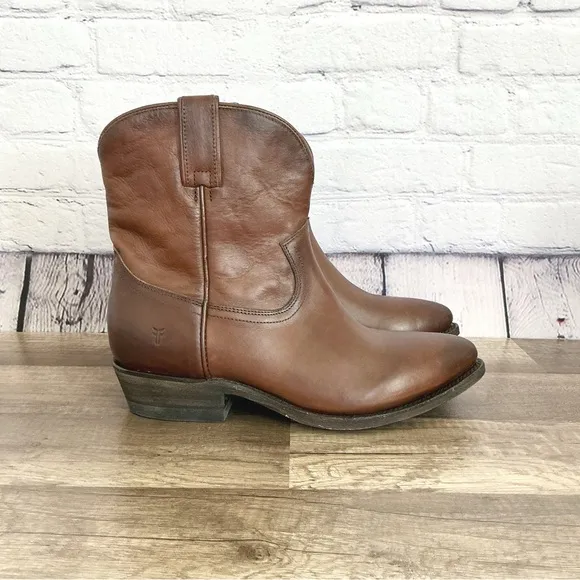 New Frye Billy ankle boots leather pull on size 10