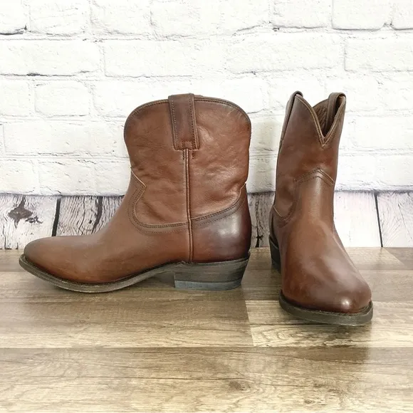 New Frye Billy ankle boots leather pull on size 10