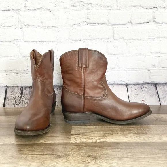 New Frye Billy ankle boots leather pull on size 10