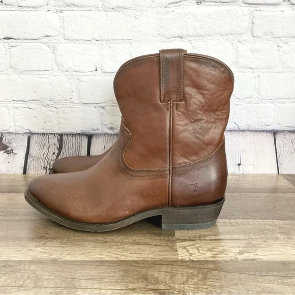 New Frye Billy ankle boots leather pull on size 10