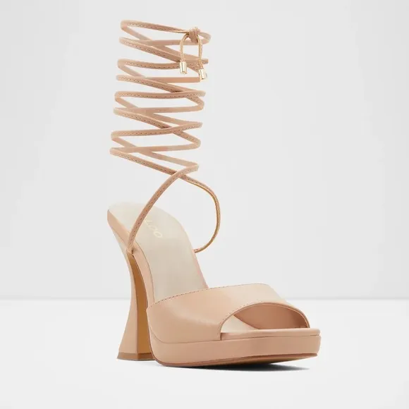 New in Box Women’s Aldo Daphne Platform Strappy Sandals Size 7