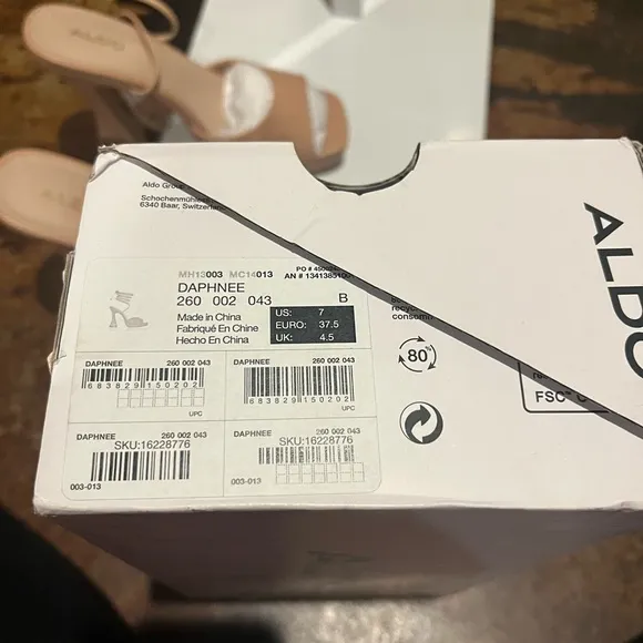 New in Box Women’s Aldo Daphne Platform Strappy Sandals Size 7