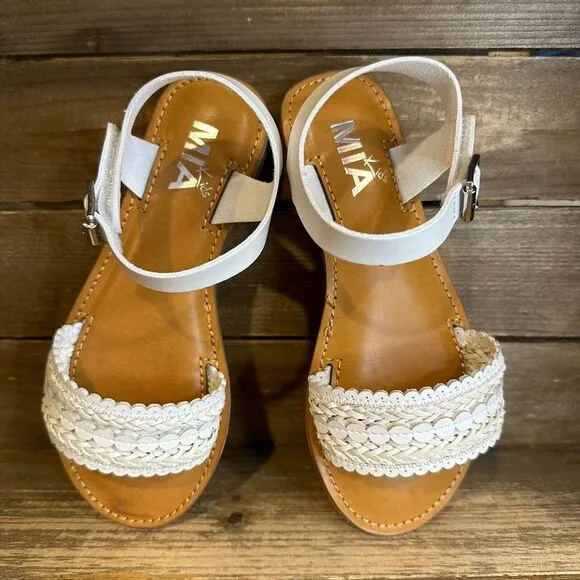 New‎ NIB Big Kids Mia Auri White Braided Leather Ankle Strap Sandals Size 1 Y
