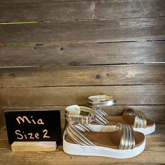 New NIB Big Kids Mia‎ Crisanta Metallic Leather Ankle Strap Sandals Size 2 Y