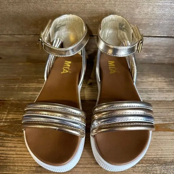 New NIB Big Kids Mia‎ Crisanta Metallic Leather Ankle Strap Sandals Size 2 Y