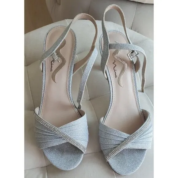NEW NINA NICASIA TRUE SILVER DRESS SANDALS HEELS SZ.8.5