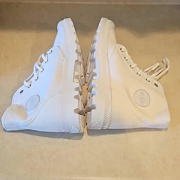 NEW! PALLADIUM Unisex Pampa High Top Sneakers W 12.5 M 11.