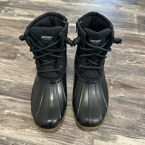 New Sperry Saltwater Nylon Quilt Kids Black Duck Boots Size 4M