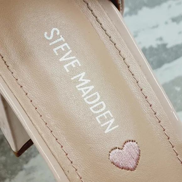 New Steve Madden Carrson Pink Ankle Strap Heleed Sandal K792