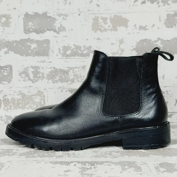 NEW Steve Madden Women's Leopold Black Leather Pull On Chelsea Ankle Boots M711