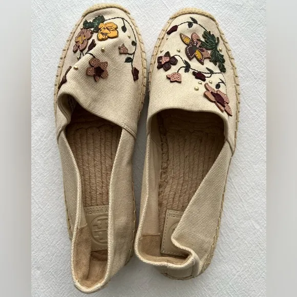 New Tory Burch Espadrilles with embroidered leather flowers Size 6