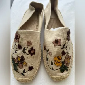 New Tory Burch Espadrilles with embroidered leather flowers Size 6