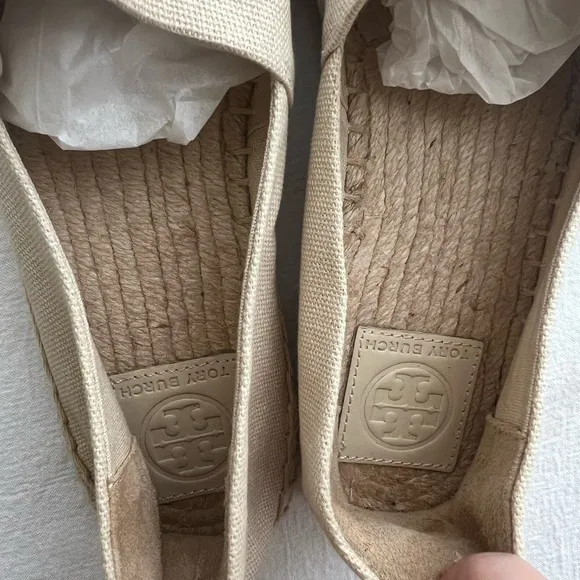 New Tory Burch Espadrilles with embroidered leather flowers Size 6