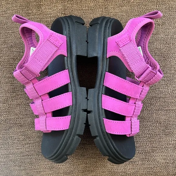 New UGG Ashton Multistrap Chunky Sandals Girls Size 2 (Youth) in Pink