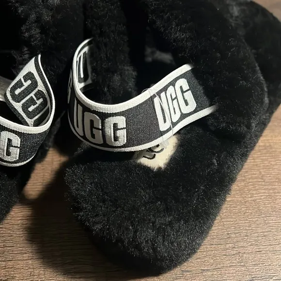 New UGG Oh Yeah double strap flat sandals size 6
