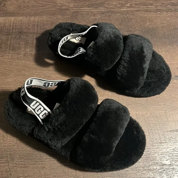 New UGG Oh Yeah double strap flat sandals size 6
