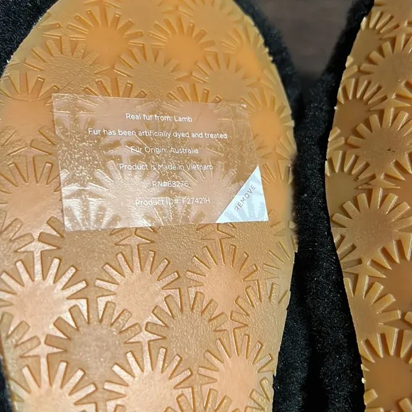 New UGG Oh Yeah double strap flat sandals size 6