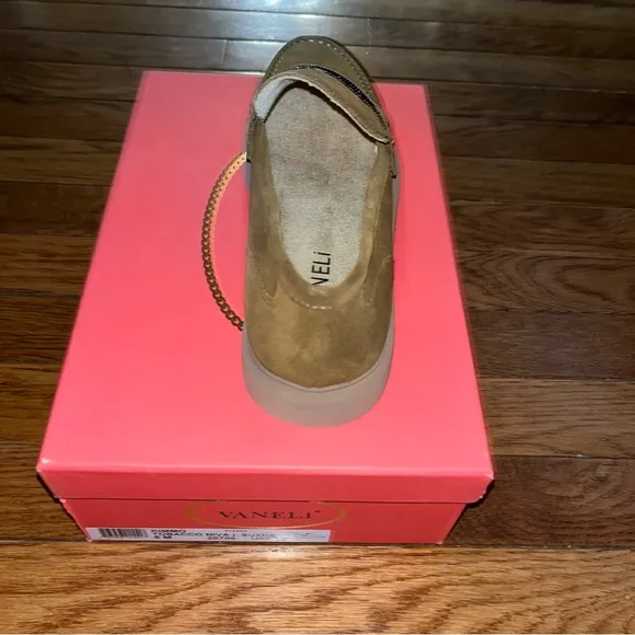 NEW Vaneli Suede Kimmo Loafers Tobacco Brown Women’s Size 8