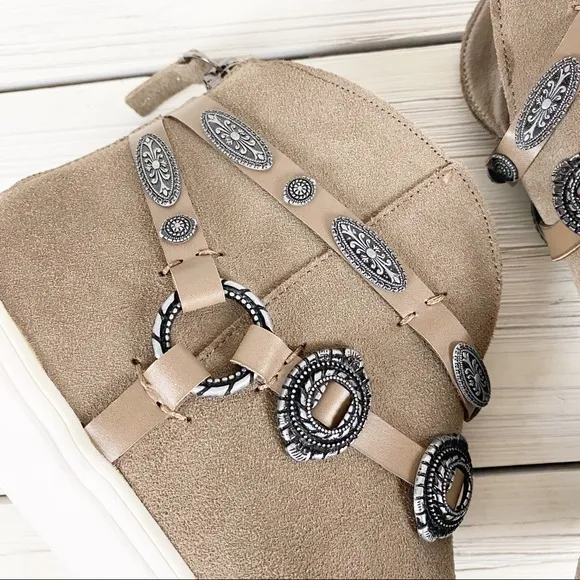 NEW Very Volatile Menloh Taupe Boho Western Sneakers 8