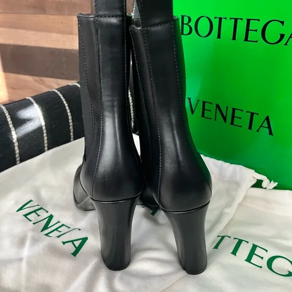 NIB BOTTEGA Venetta calfskin boots