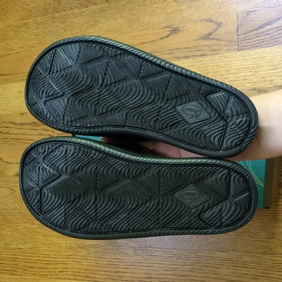 NIB Chaco Chillos Slide Sandals Black Adjustable Strap Sandal Kid's Size 4
