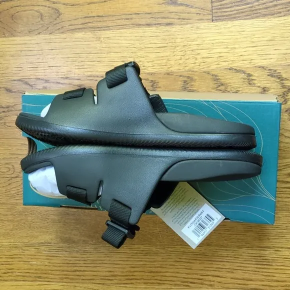 NIB Chaco Chillos Slide Sandals Black Adjustable Strap Sandal Kid's Size 4