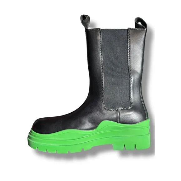 NIB Chelsea Tire Boots Platform Chunky Lug Sole Pull On Ankle Boot. Sz 9.5 Black