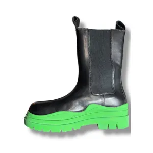 NIB Chelsea Tire Boots Platform Chunky Lug Sole Pull On Ankle Boot. Sz 9.5 Black