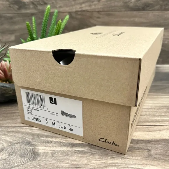 NIB Clarks Cloudsteppers Adella Moon Knit Slip On Shoes Loafers Flats Taupe