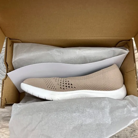 NIB Clarks Cloudsteppers Adella Moon Knit Slip On Shoes Loafers Flats Taupe