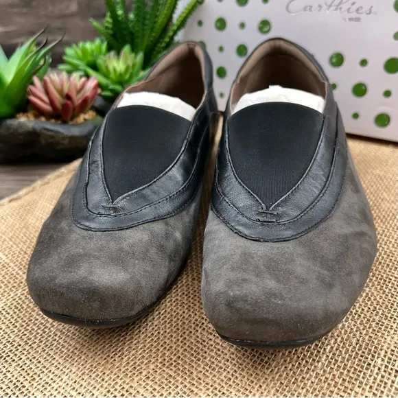NIB Earthies Ferro Suede Leather Flats Loafers Shoes Dark Grey 8.5B