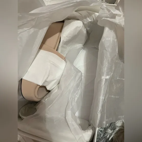 NIB Good American Gold Chain Platform Slide Sandals Nude blush size 6.5