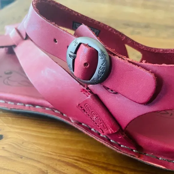 NIB Keen women’s Alman Ankle leather strappy sandals buckle SZ 6 cardinal red