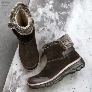 NIB Skechers Relaxed Fit Easy Going Quantum Pull on Boots Chocolate Suede