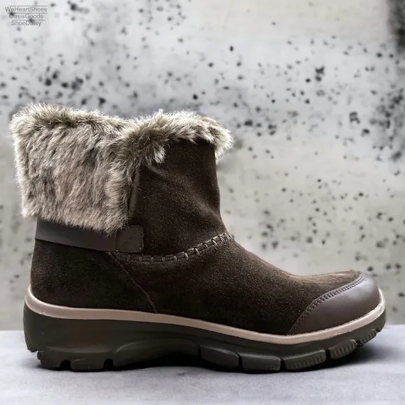 NIB Skechers Relaxed Fit Easy Going Quantum Pull on Boots Chocolate Suede