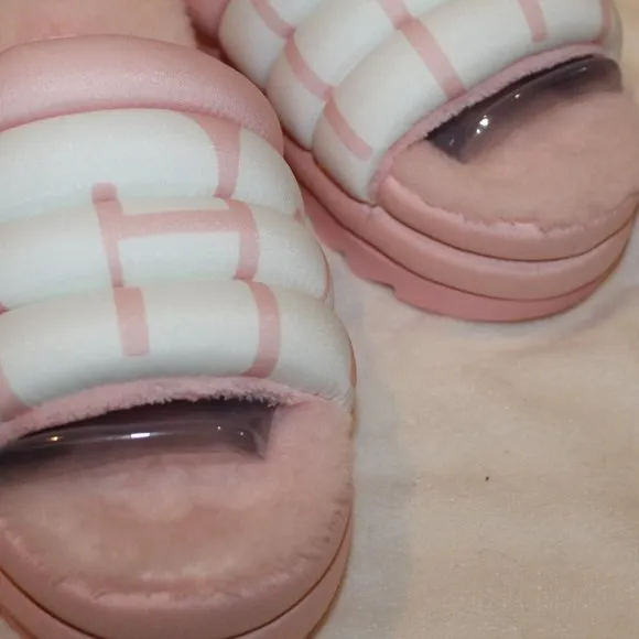 NIB UGG WOMEN'S MAXI GLIDE PADDED PLATFORM SANDAL‎ SLIPPERS PINK WHITE