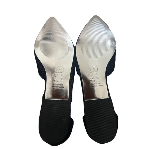NIB Women's Adrianna Papell Navy Lace Flats Size 7M