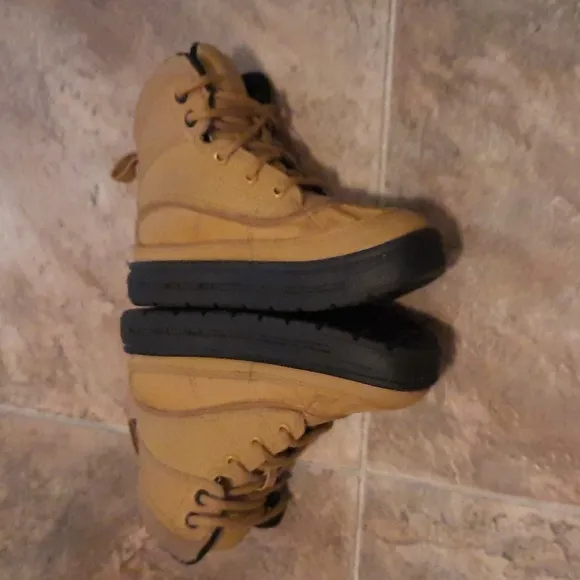 Nike ACG boots, size 11, tan