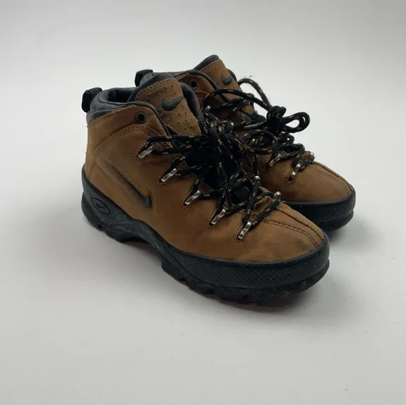 Nike Air ACG Regrind Suede Leather 980406 - Size 2Y - Hiking Trail Boots