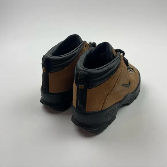 Nike Air ACG Regrind Suede Leather 980406 - Size 2Y - Hiking Trail Boots