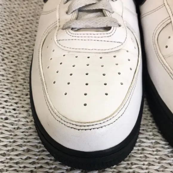 Nike Air Force 1 Low Black Sole