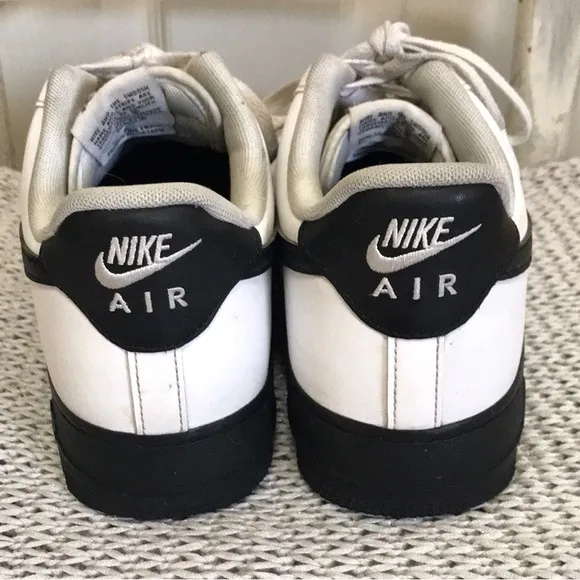 Nike Air Force 1 Low Black Sole