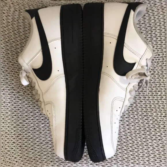 Nike Air Force 1 Low Black Sole