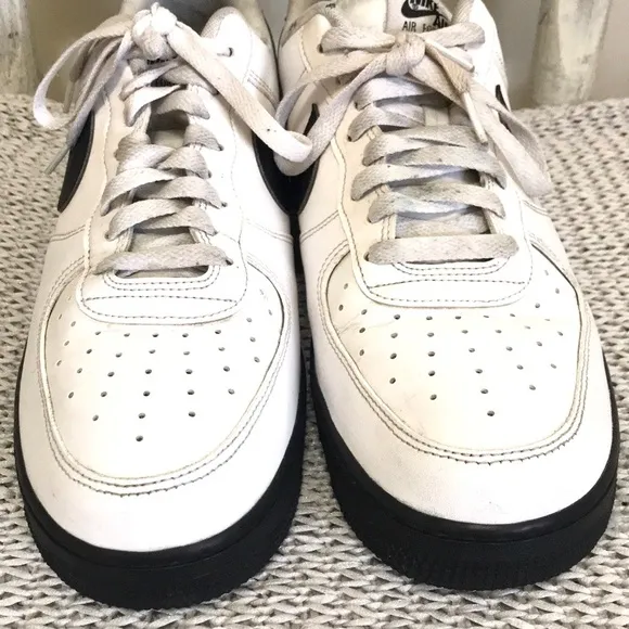 Nike Air Force 1 Low Black Sole