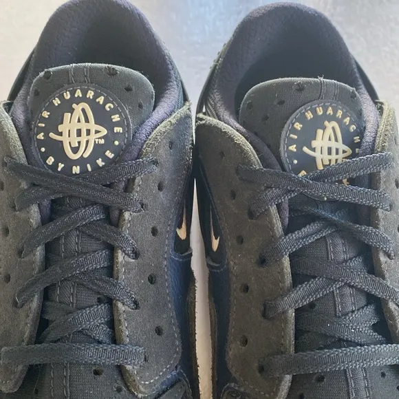 NIKE AIR HUARACHE Men’s Black Sneakers Size 10