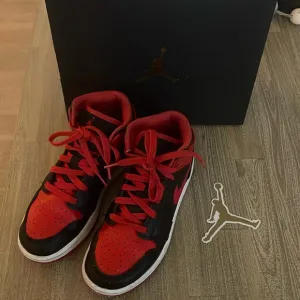 Nike- Air Jordan 1 MID (GS) Black/Fire Red- White- size 4Y