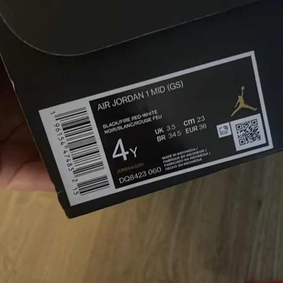 Nike- Air Jordan 1 MID (GS) Black/Fire Red- White- size 4Y