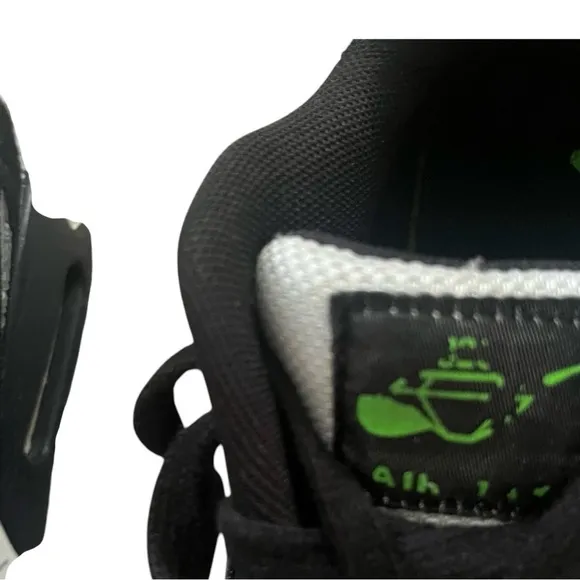 Nike Air Max Sneakers black/white/green padded collar durable sole boy youth 3.5